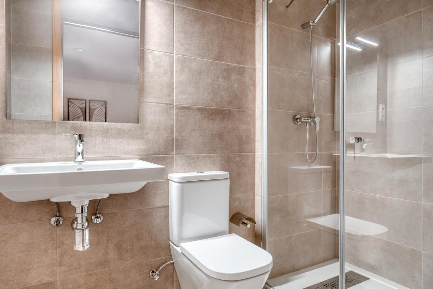 Renovated El Born 2br Nr Port Vell Bcn-62 Apartamento *